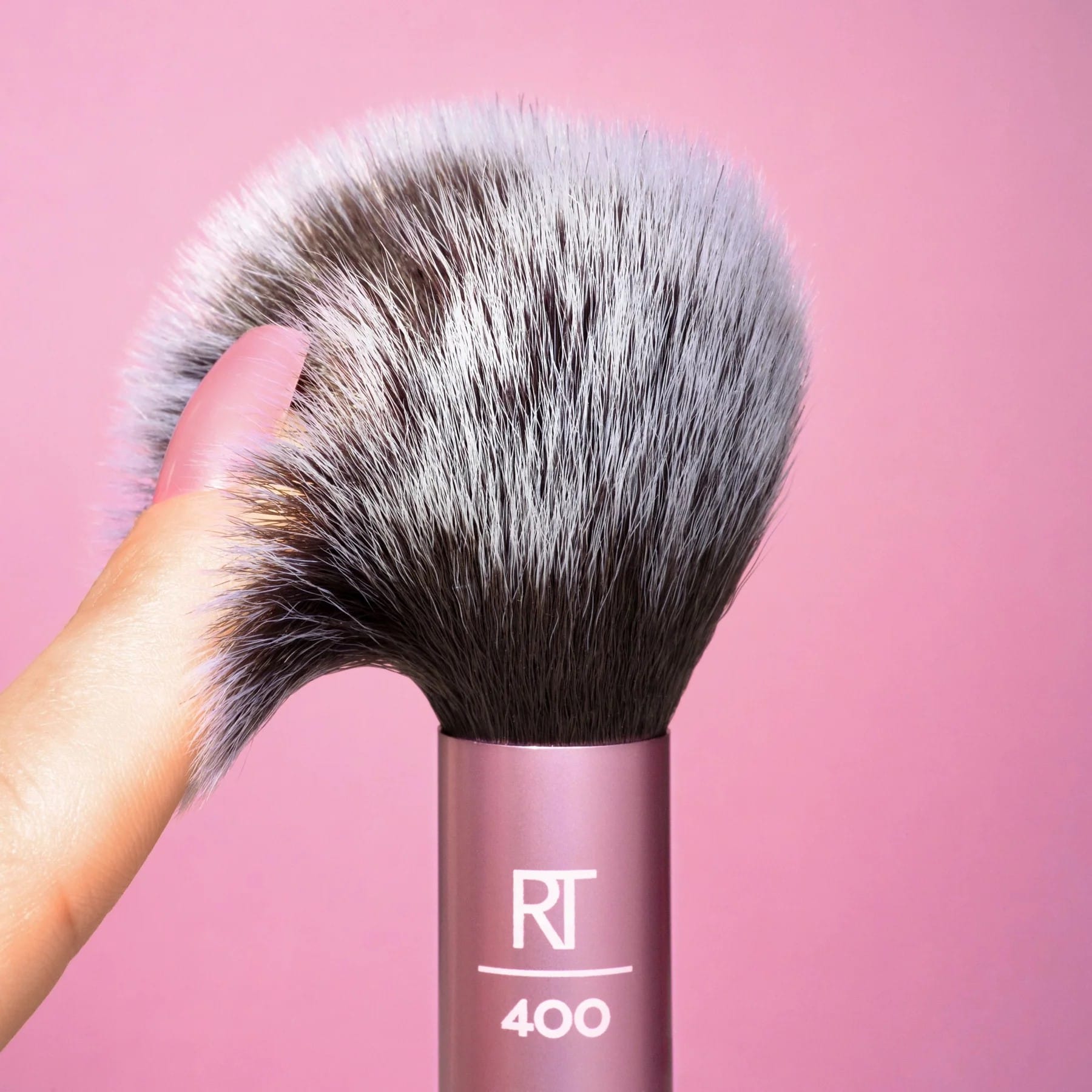 Real techniques Blush Brush četkica za rumenilo