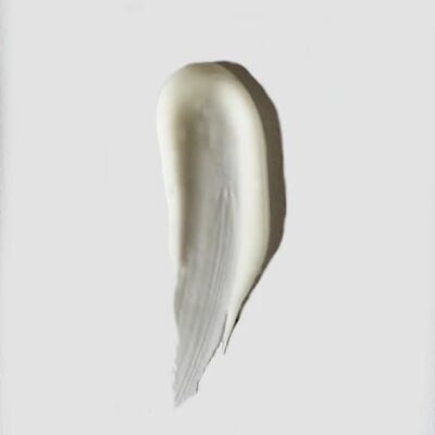 Tekstura lagane hidratantne NERDS kreme za oči