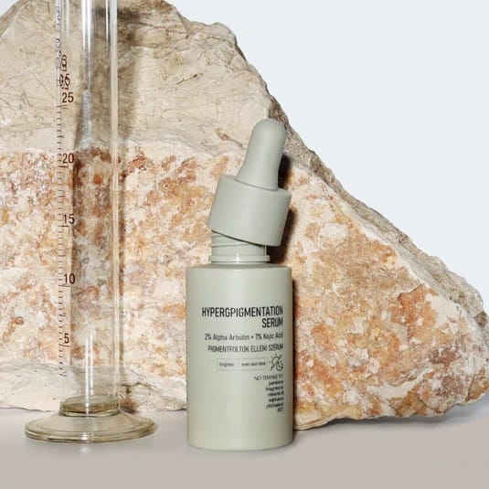 Pakiranje NERDS seruma s alfa-arbutinom i kojičnom kiselinom