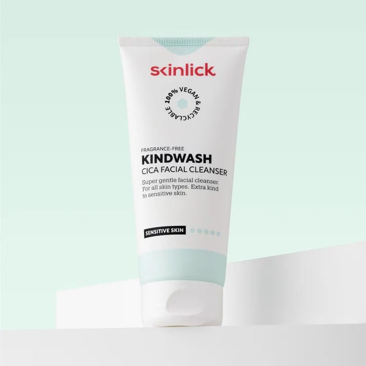 Gelasto-mliječna tekstura Kindwash Cica čistača na koži.