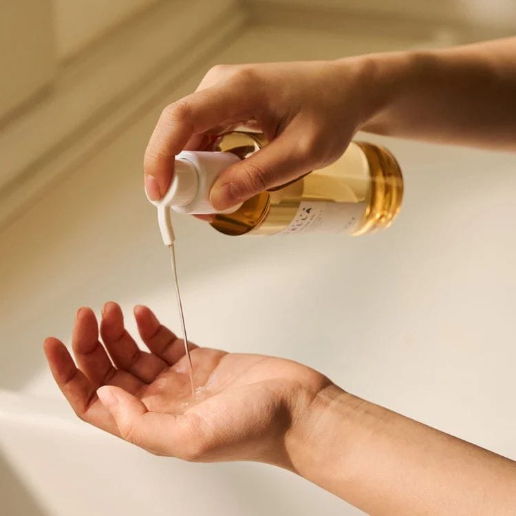 skin1004 madagascar centella light cleansing oil